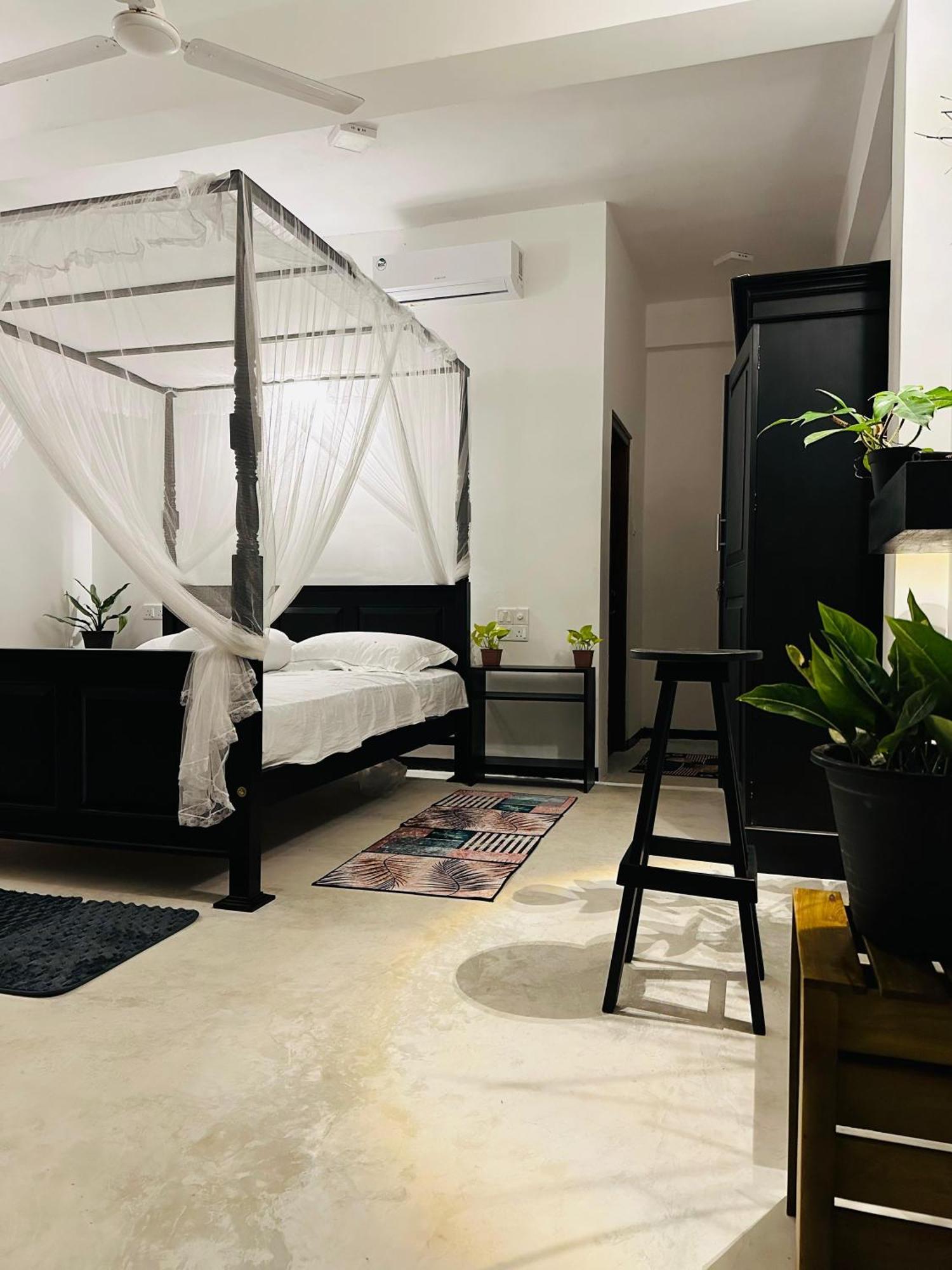 Bed and Breakfast La Fiesta Weligama Exterior foto