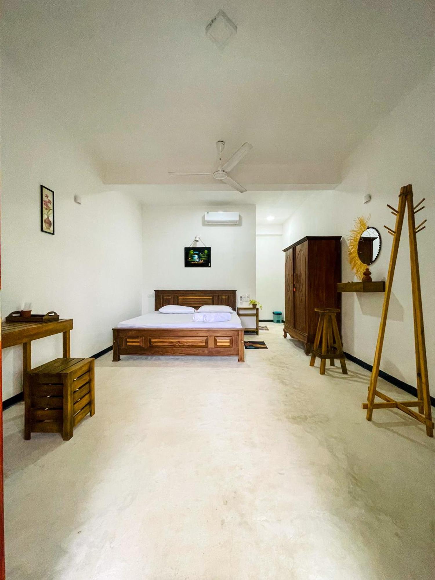 Bed and Breakfast La Fiesta Weligama Exterior foto